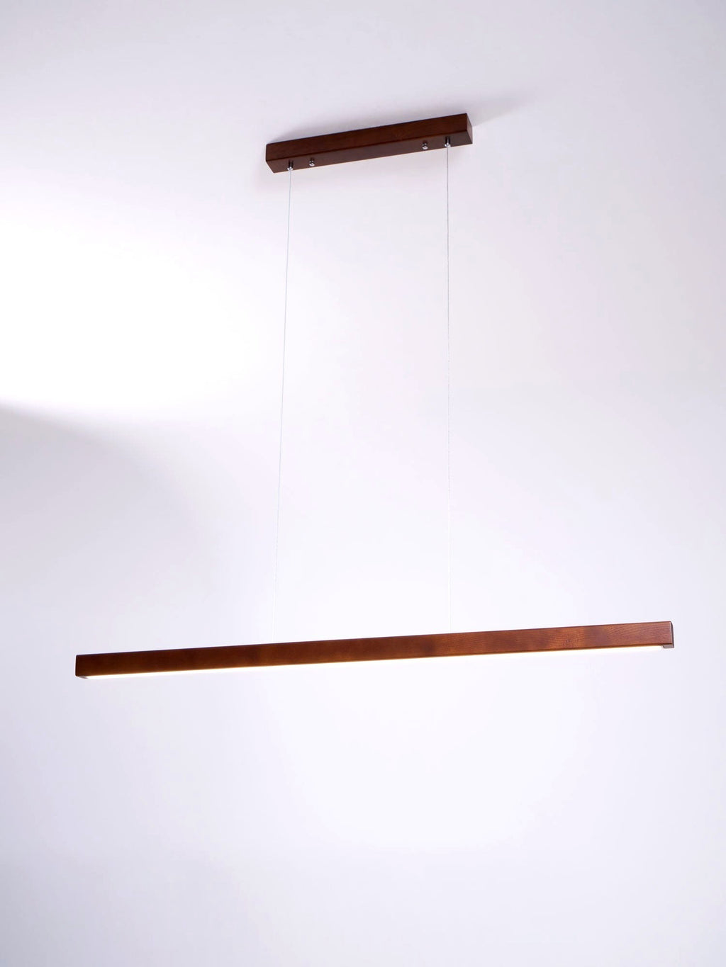 Elowen Suspension linéaire minimaliste en bois