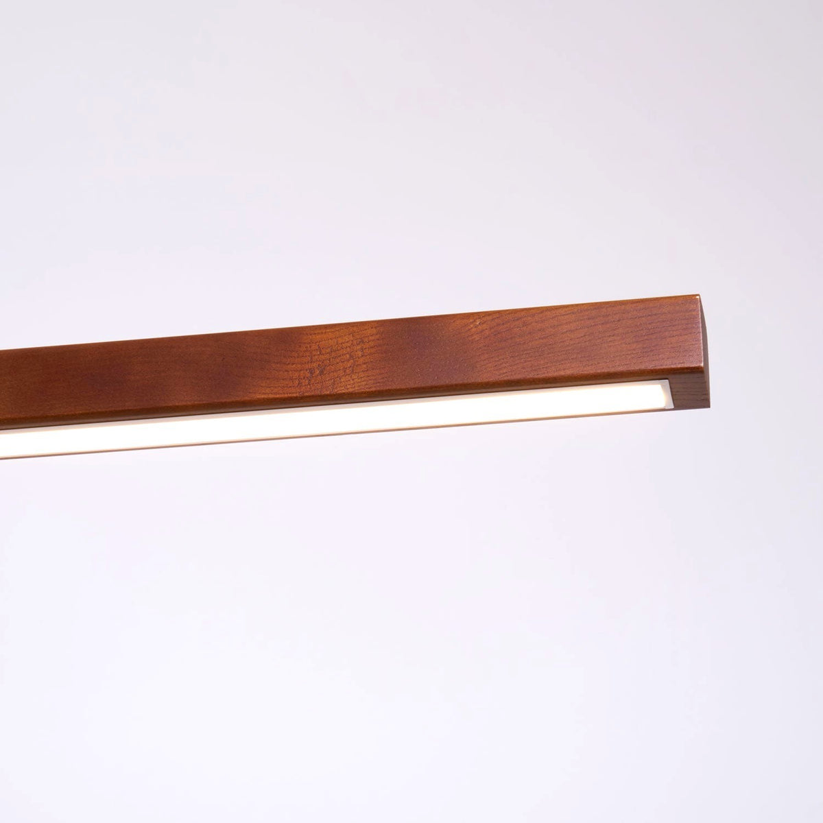 Elowen Suspension linéaire minimaliste en bois