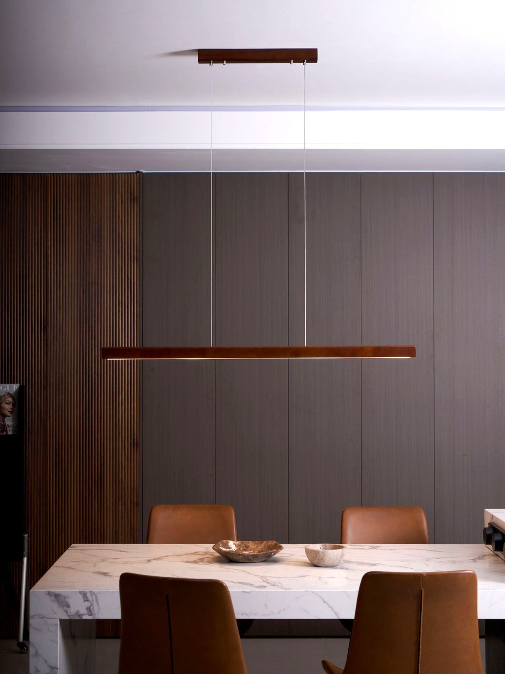 Elowen Suspension linéaire minimaliste en bois
