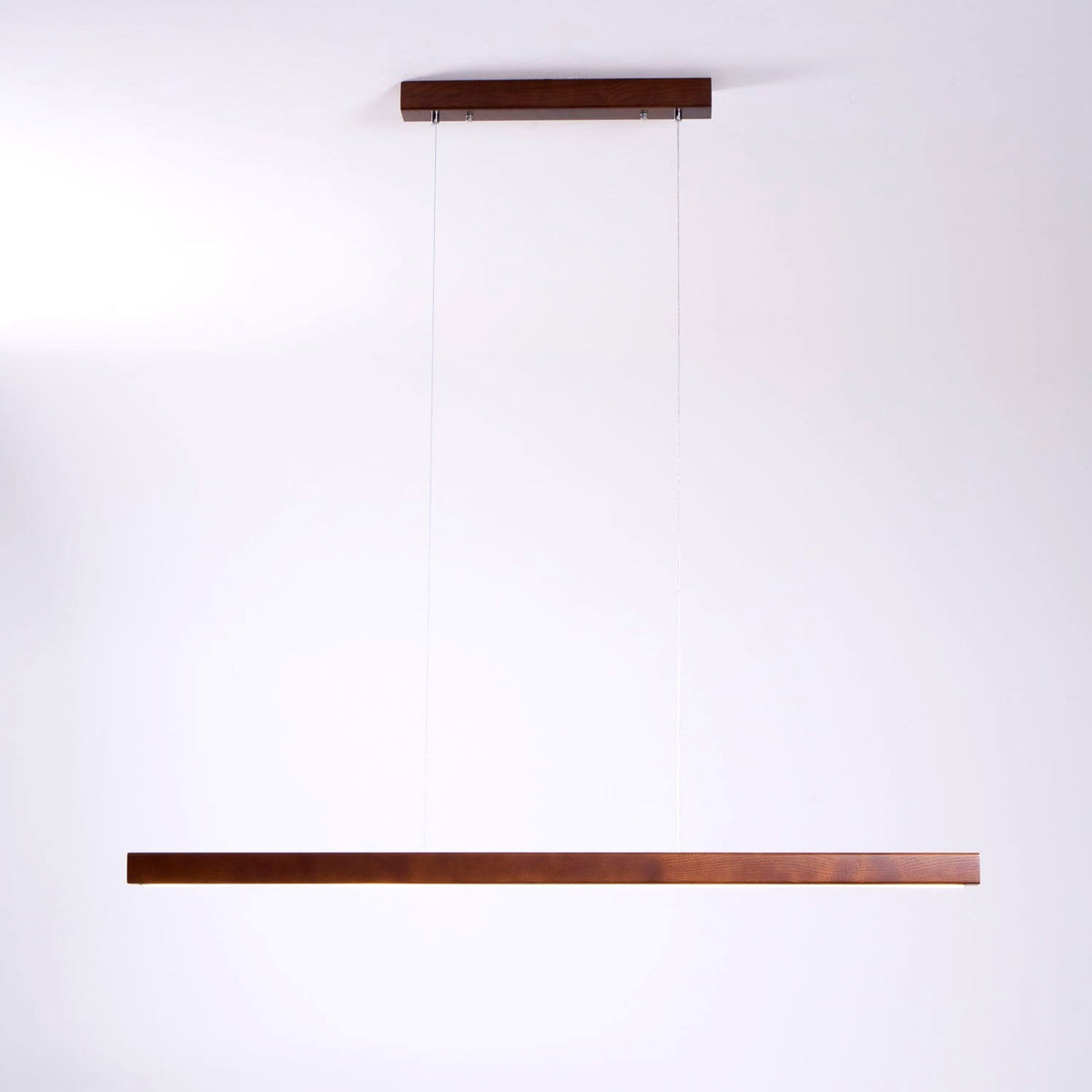 Elowen Suspension linéaire minimaliste en bois