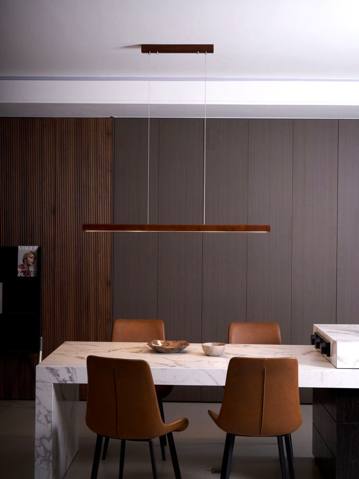 Elowen Suspension linéaire minimaliste en bois
