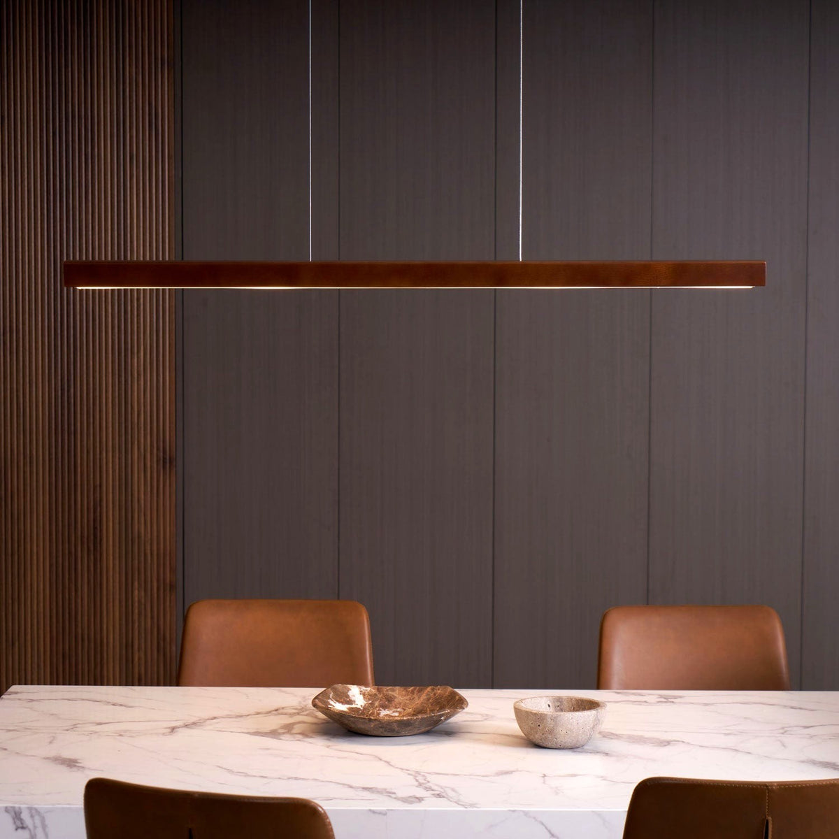 Elowen Suspension linéaire minimaliste en bois