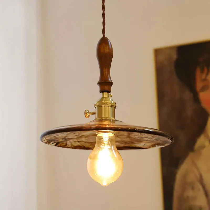 Suspension cône en verre design vintage Image