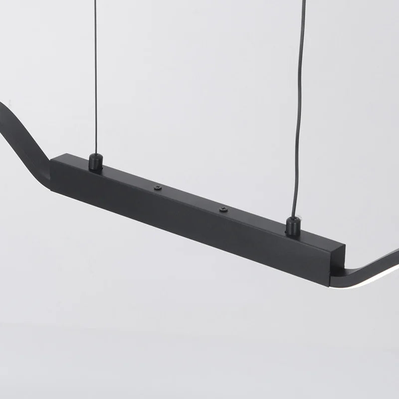Suspension linéaire en métal design moderne