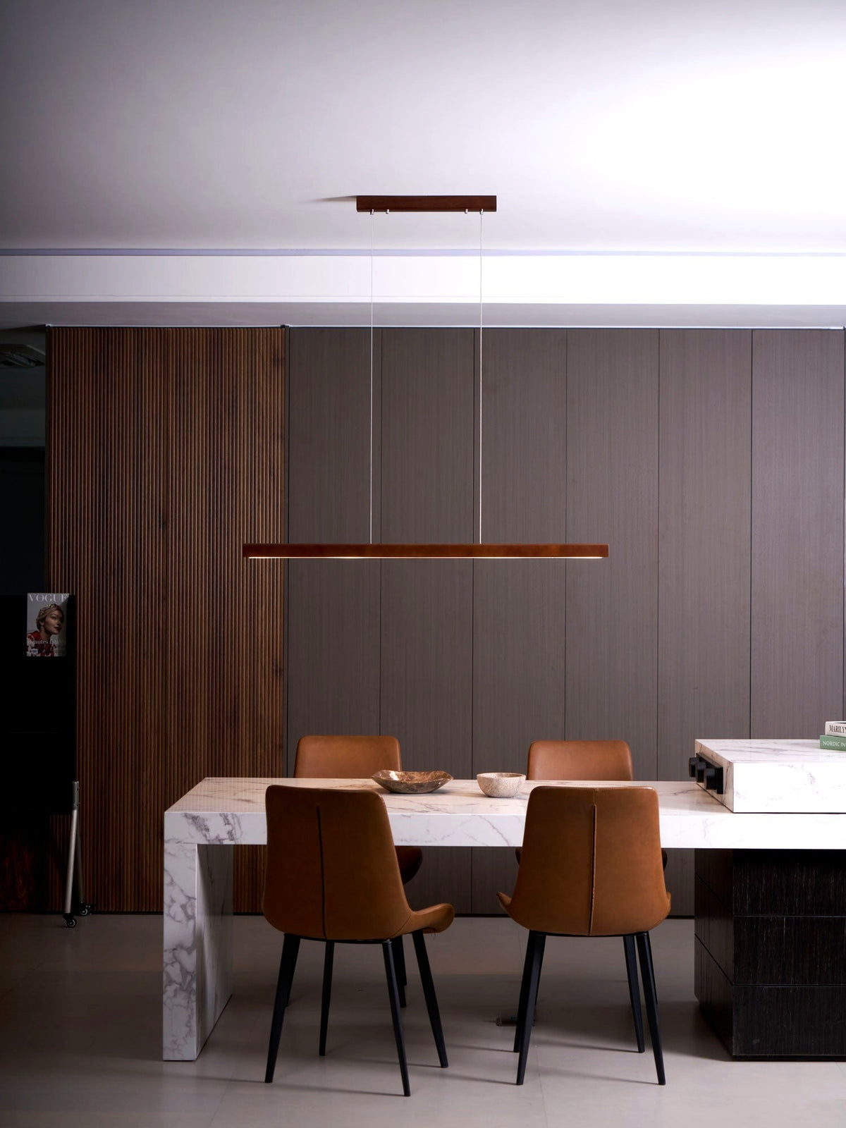 Elowen Suspension linéaire minimaliste en bois