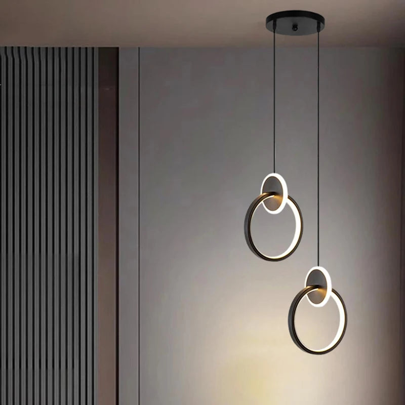 Suspension Anneau en Métal Design Moderne Image