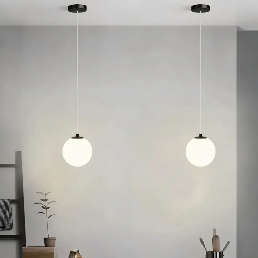Suspension Boule en Verre et Métal Design Moderne