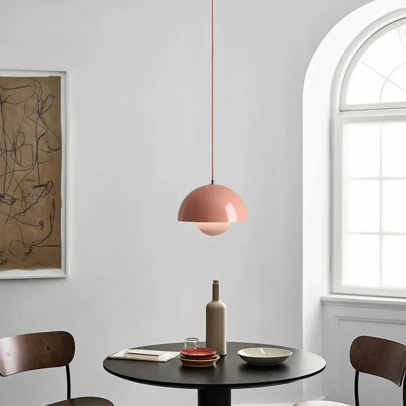 Suspension Bourgeon en Métal Design Moderne