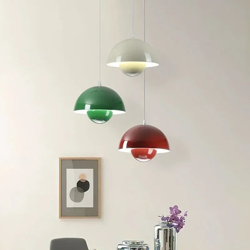 Suspension Bourgeon en Métal Design Moderne
