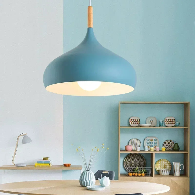 Suspension Dôme en Aluminium et Bois Design Nordique