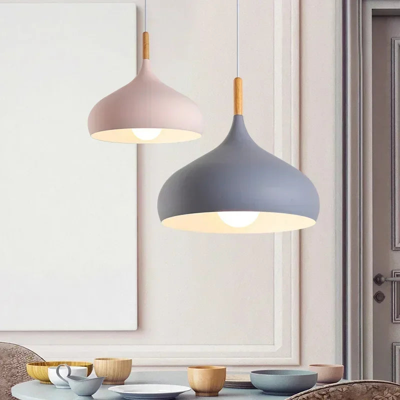 Suspension Dôme en Aluminium et Bois Design Nordique