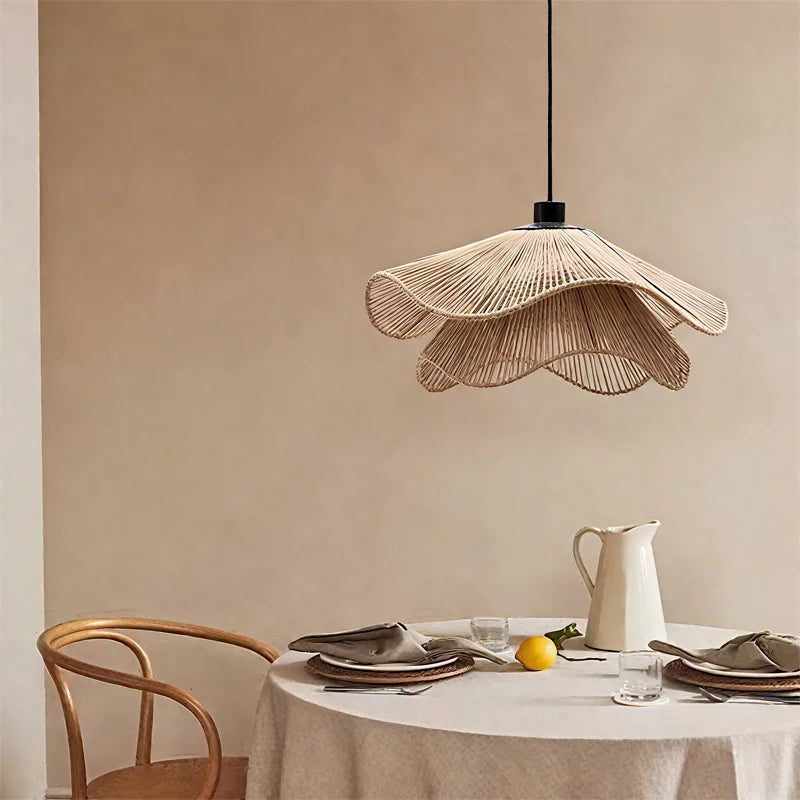 Suspension Fleur en Tissu et Rotin Design Moderne