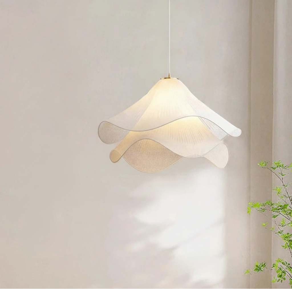 Suspension Fleur en Tissu et Rotin Design Moderne