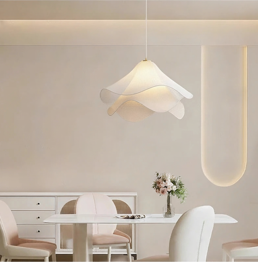 Suspension Fleur en Tissu et Rotin Design Moderne