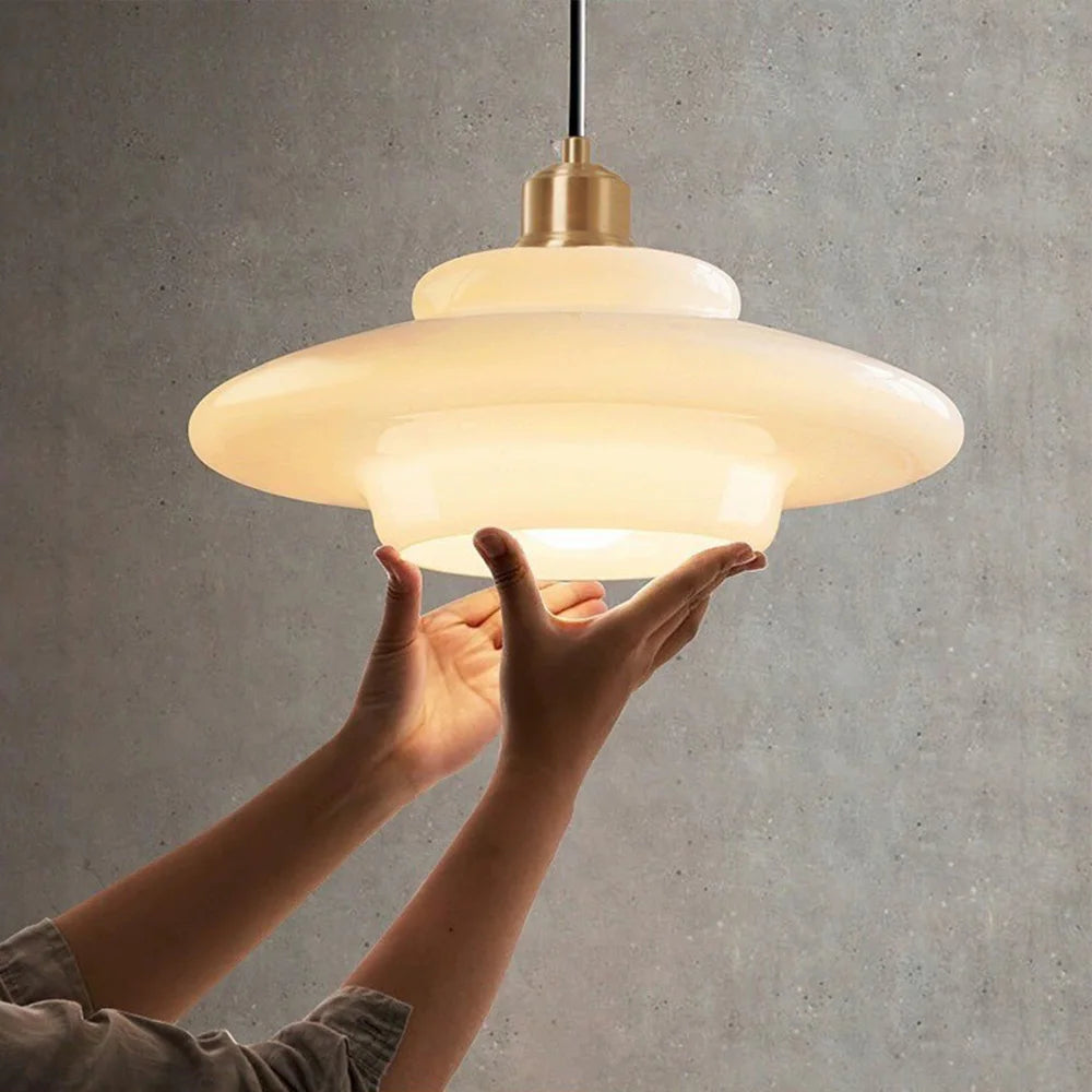 Suspension Soucoupe en Verre Crème Design Nordique